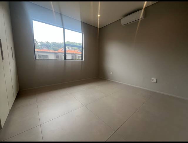 4 BEDROOM APARTMENT FOR SALE IN ZIMBALI ESTATE
